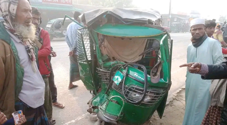 জামালপুরে পিকআপ ভ্যানে ধাক্কা খেয়ে অটোরিকশার ৩ যাত্রী নিহত